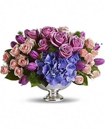 Centre de table avec arrangement floral floral Élégance violette de Teleflora