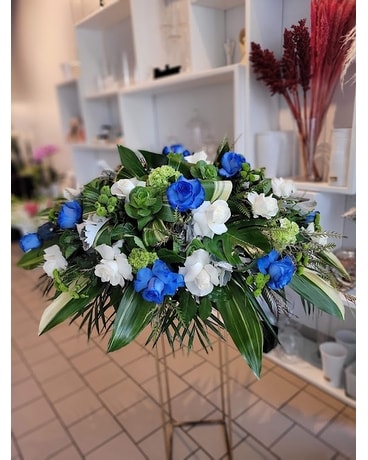 Fleurs de vaporisateur de cercueil funéraire bleu céleste
