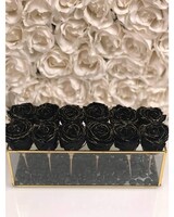 taille des roses éternelles noires, pouces de hauteur et pouces de largeur.